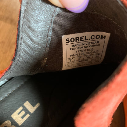 Sorel Lolla Cut Out Salmon Booties Size 8